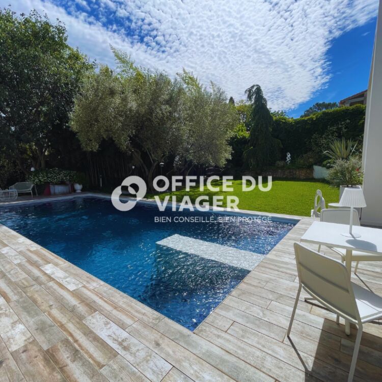 Maison - 5 pièces - 207 m²