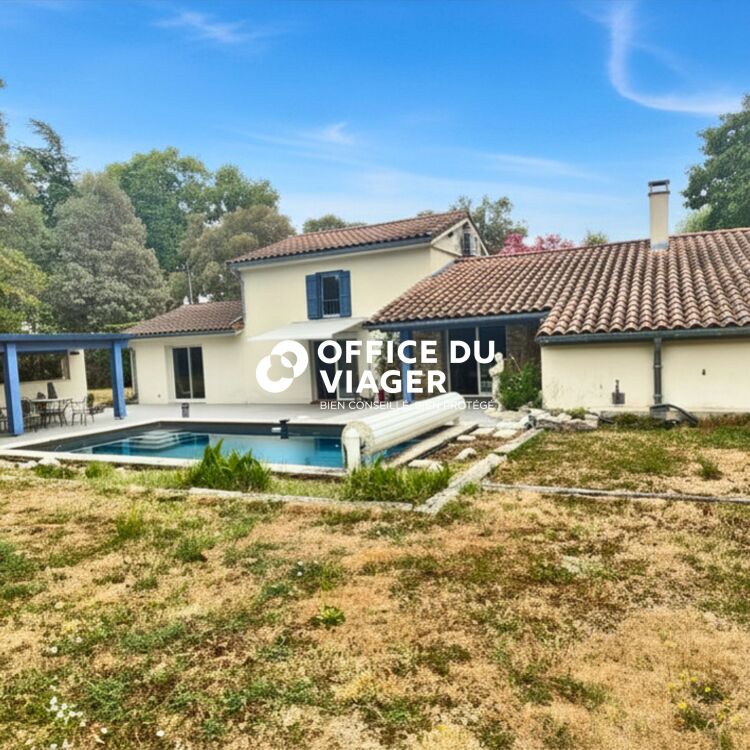 Maison - 4 pièces - 145 m²