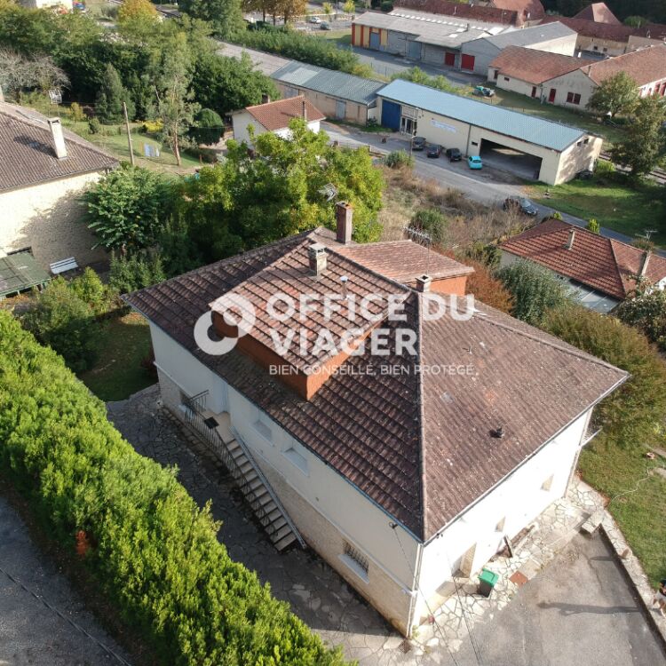 Maison - 8 pièces - 216,63 m²