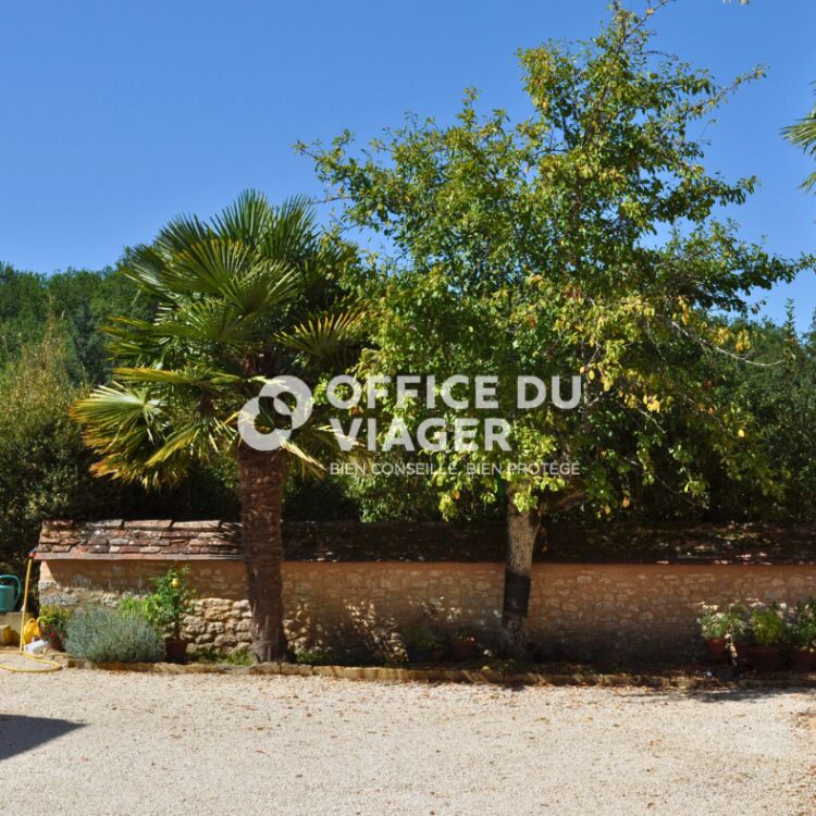 Maison - 6 pièces - 540 m²