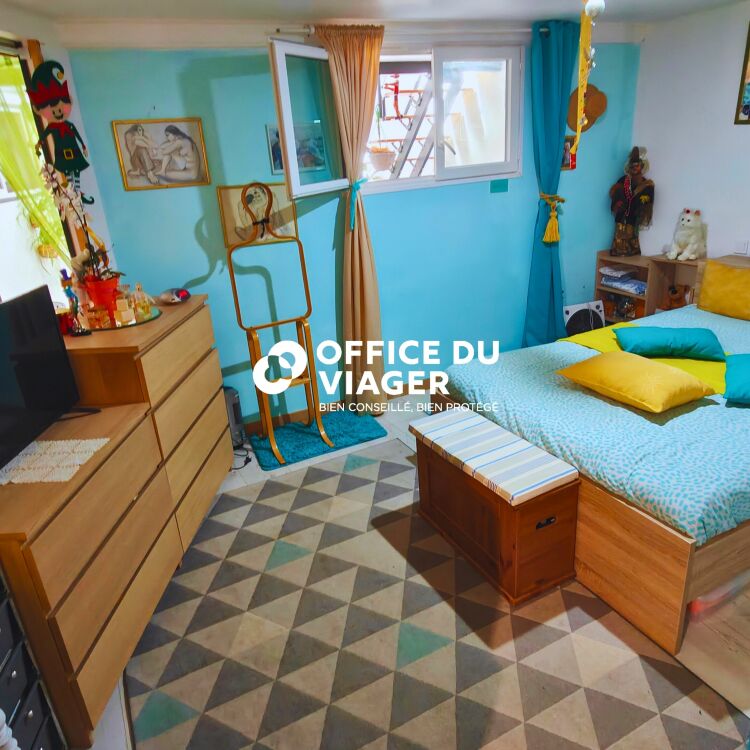 Maison - 7 pièces - 400 m²