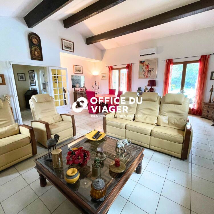 Maison - 5 pièces  - 140 m²