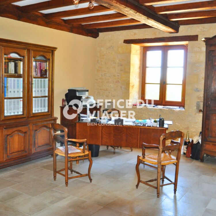 Maison - 6 pièces - 540 m²