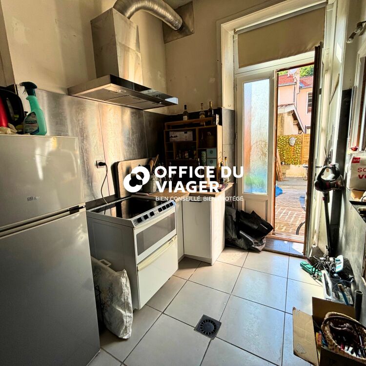 Immeuble - 5 appartements - 233,70 m²