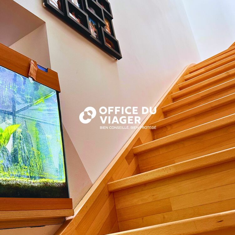 Maison - 7 pièces - 260 m²