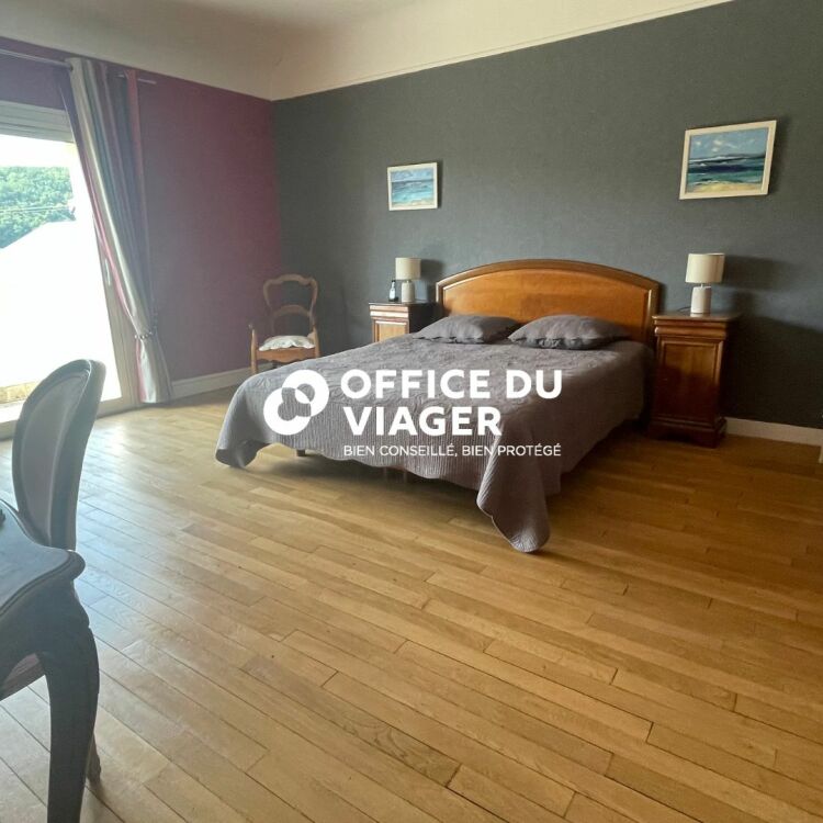 Maison - 7 pièces - 255 m²