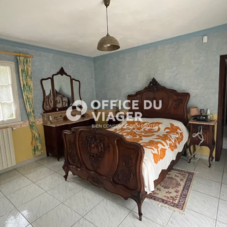 Maison - 9 pièces - 327,77 m²