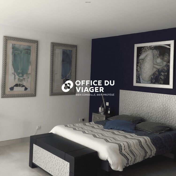 Maison - 7 pièces - 266 m²