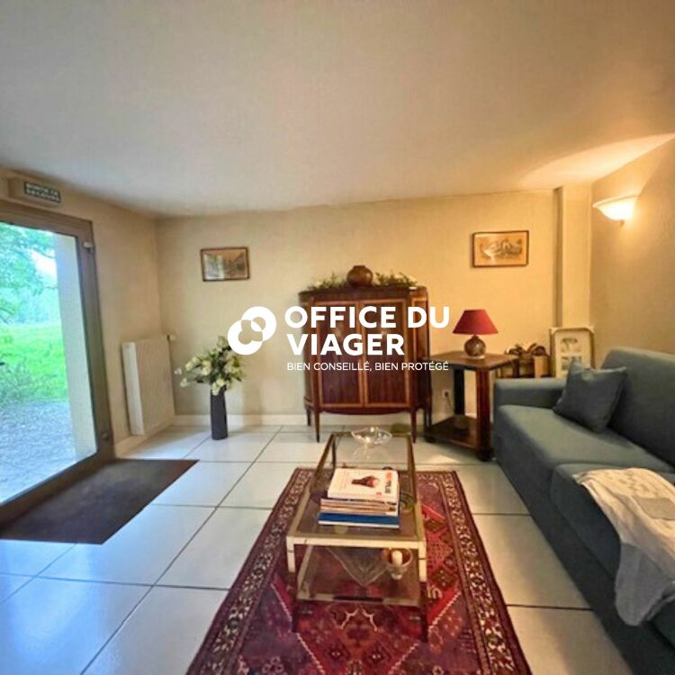 Maison - 7 pièces - 254 m²