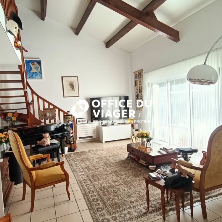 Maison - 6 pièces - 216,70 m²