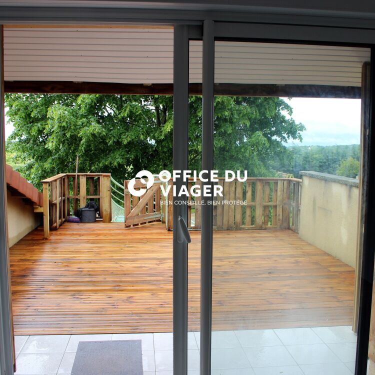 Maison - 7 pièces - 226 m²