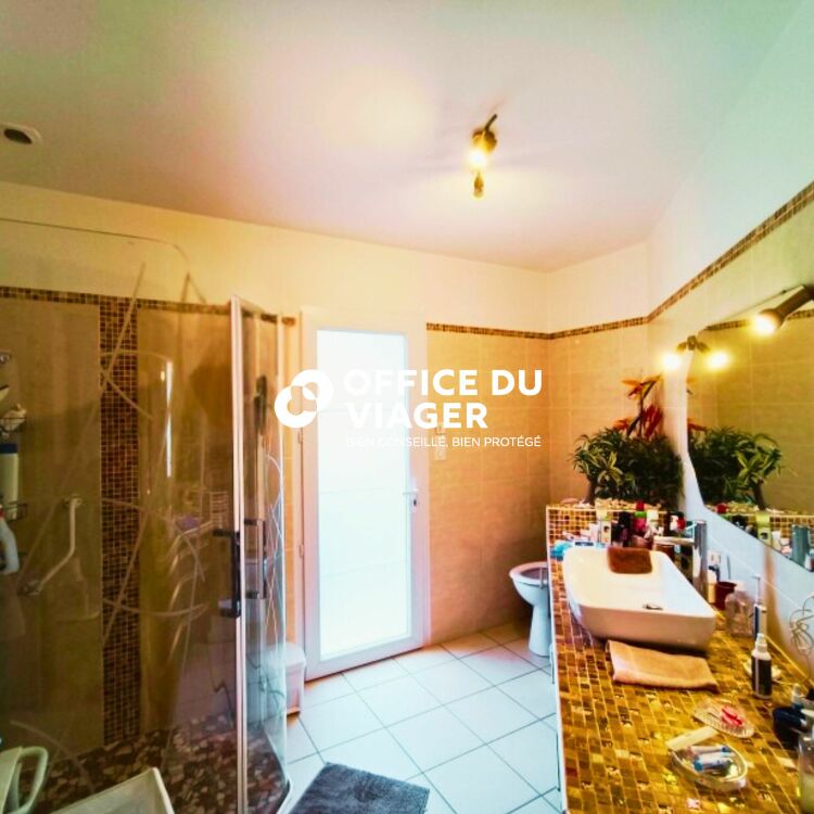 Maison -5 pièces - 210 m²