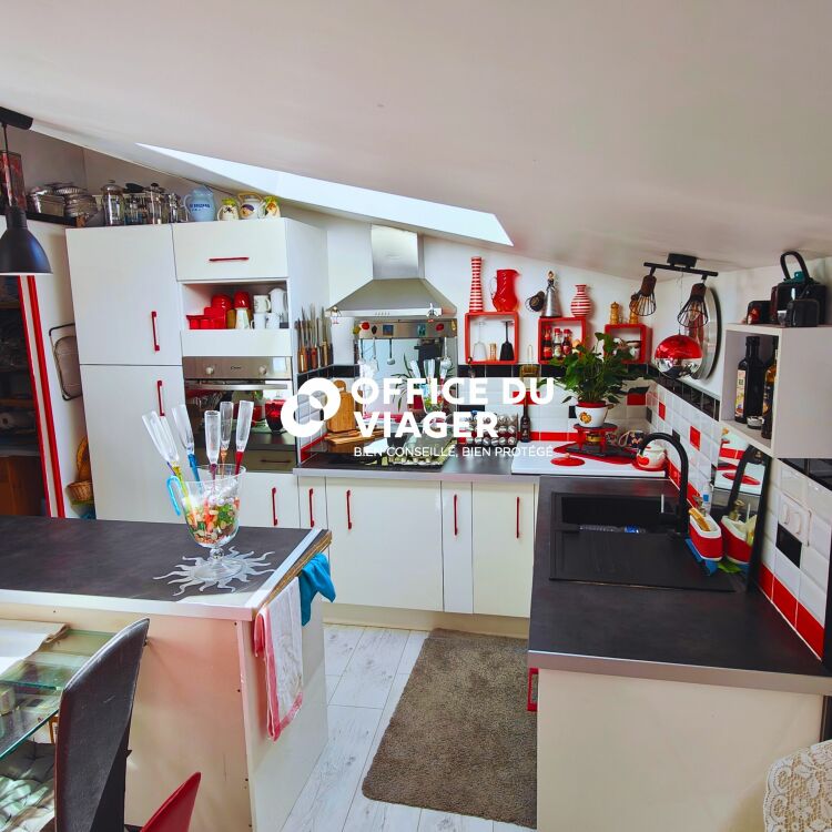 Maison - 7 pièces - 400 m²