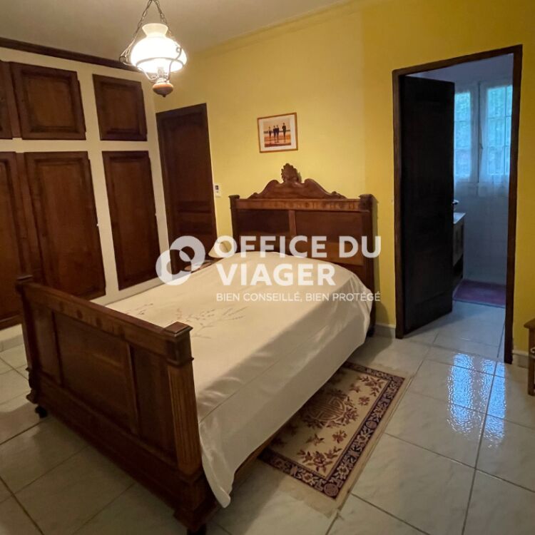 Maison - 9 pièces - 327,77 m²