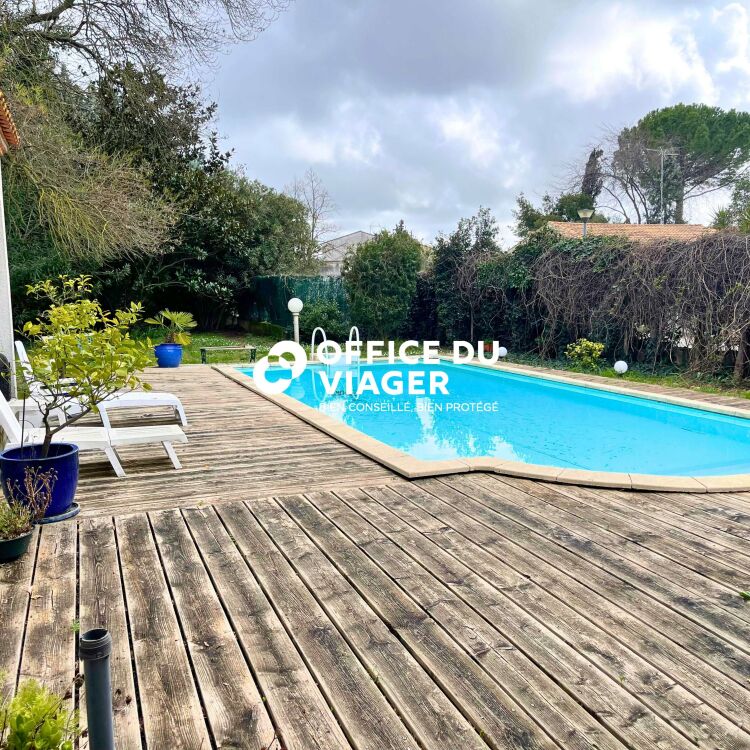 Maison - 5 pièces  - 140 m²