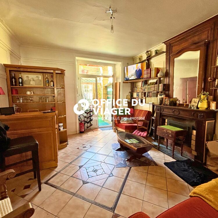 Immeuble - 5 appartements - 233,70 m²