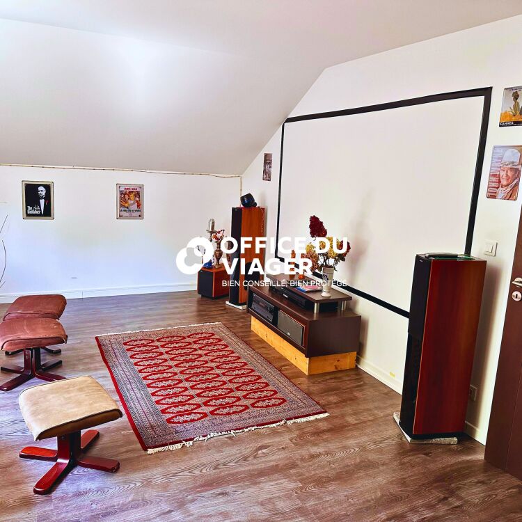 Maison - 7 pièces - 260 m²