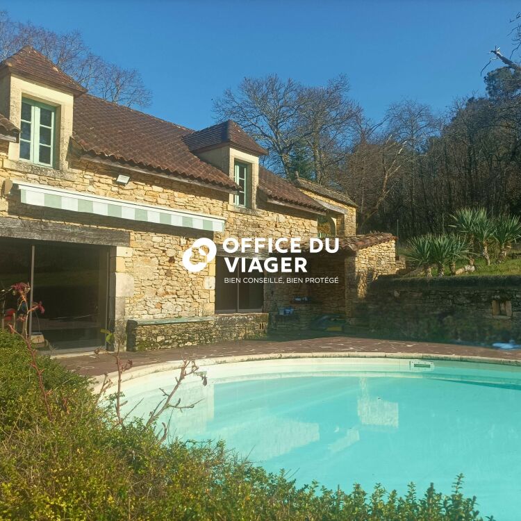 Ensemble immobilier - 6 pièces - 250 m²