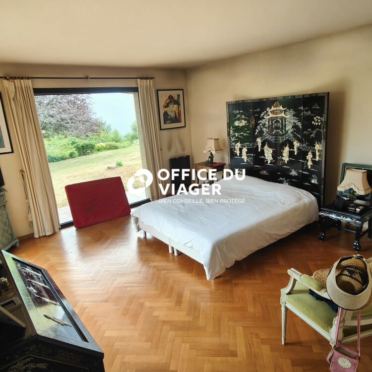 Maison - 6 pièces - 228,35 m²