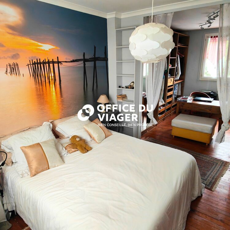 Maison - 8 pièces - 180 m²