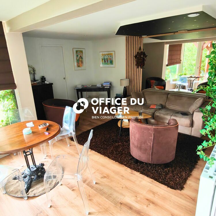 Maison - 8 pièces - 180 m²