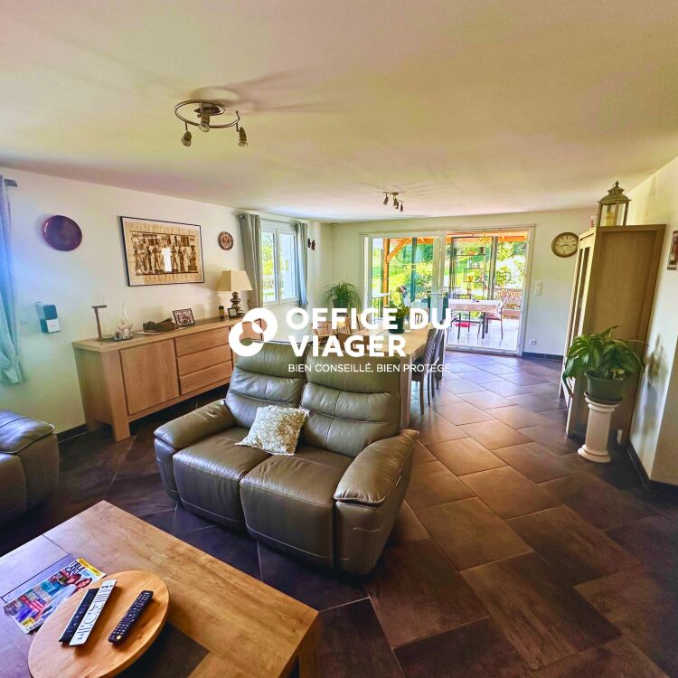 Maison - 7 pièces - 260 m²