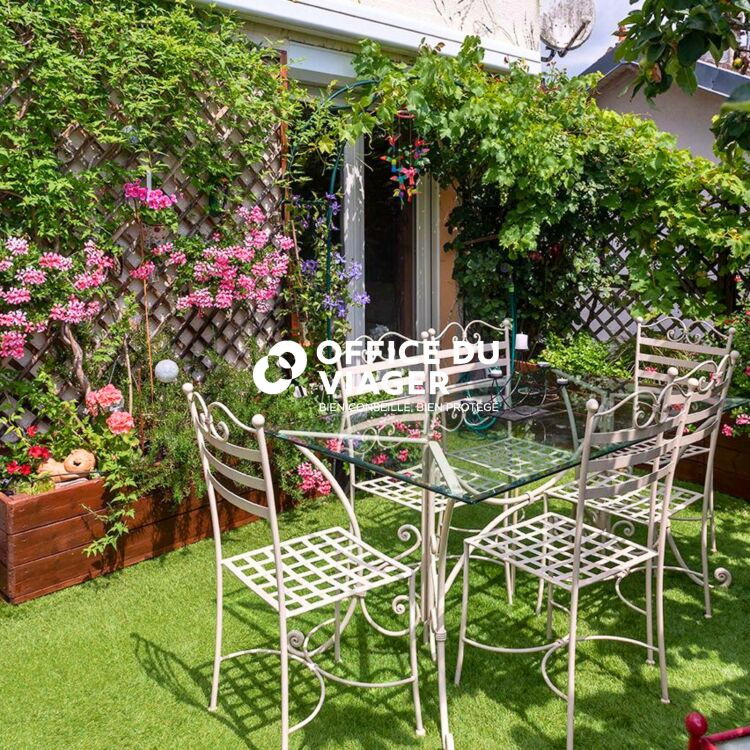 Maison - 8 pièces - 180 m²