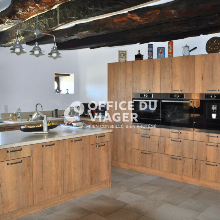 Maison - 6 pièces - 540 m²