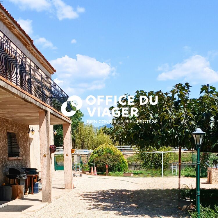 Maison  - 4 pièces - 150 m²