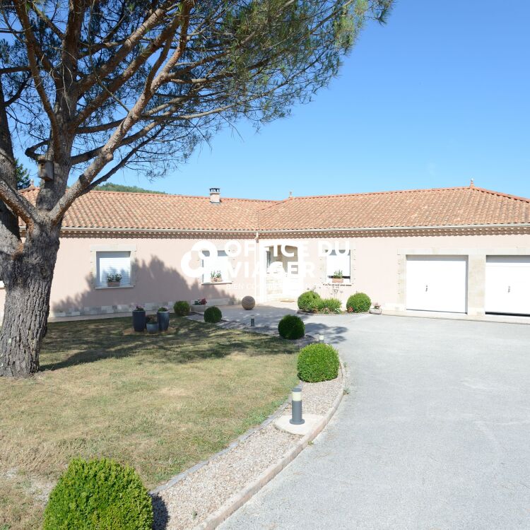 Maison - 5 pièces - 210,36 m²