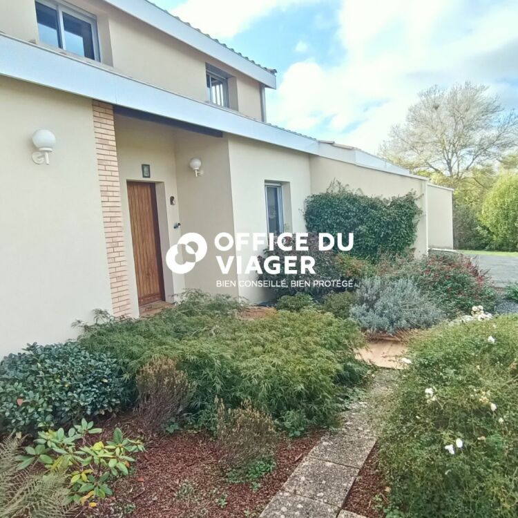 Maison - 6 pièces - 216,70 m²