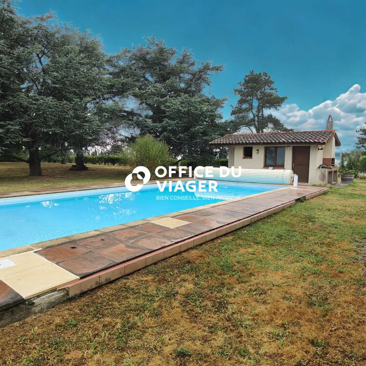 Maison - 6 pièces - 228,35 m²