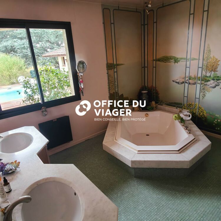 Maison - 6 pièces - 228,35 m²