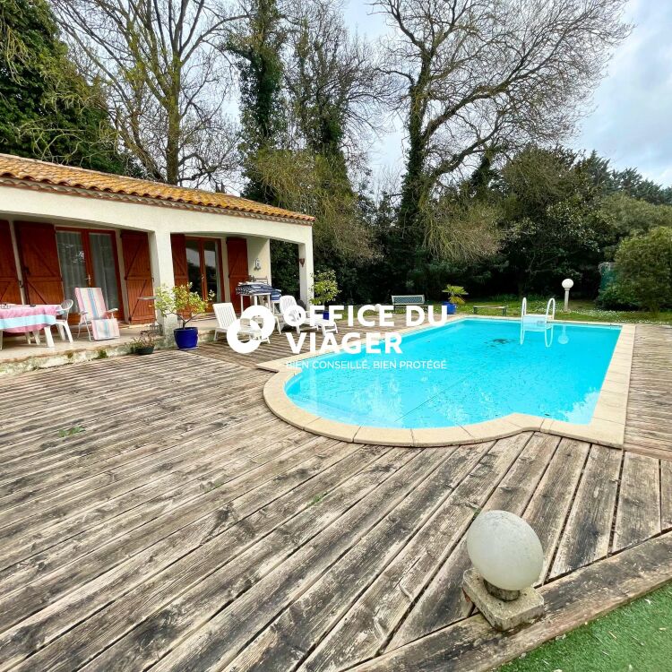 Maison - 5 pièces  - 140 m²