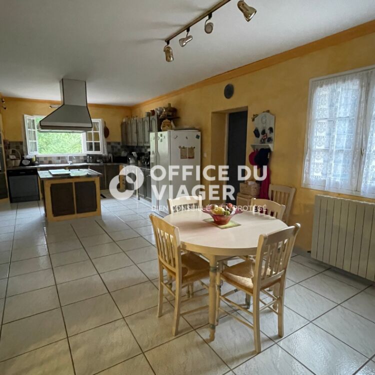 Maison - 9 pièces - 327,77 m²