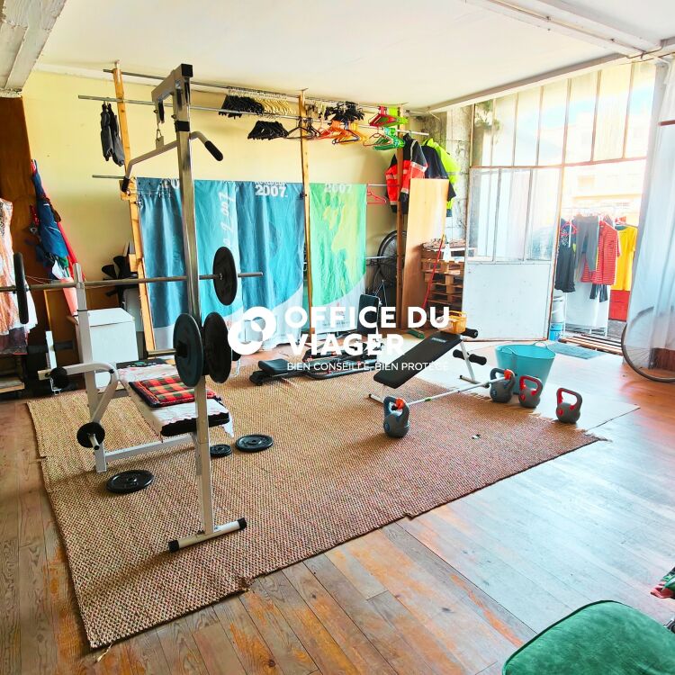 Maison - 7 pièces - 400 m²