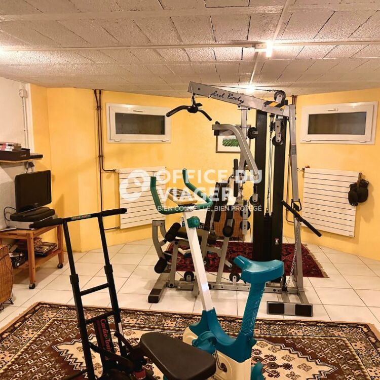 Maison - 6 pièces - 258 m²