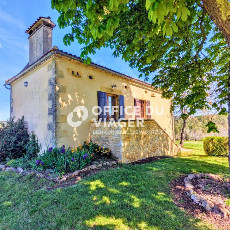 Maison - 6 pièces - 540 m²