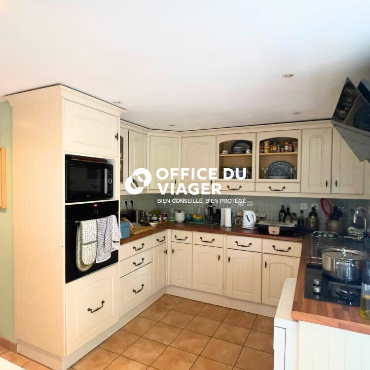 Maison - 6 pièces - 180 m²