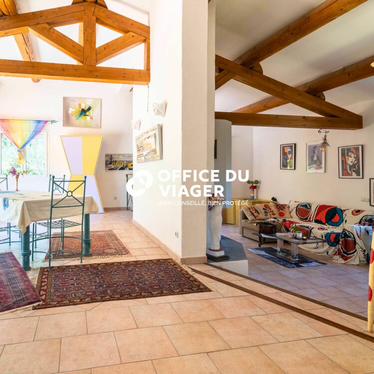Maison - 10 pièces - 291 m²