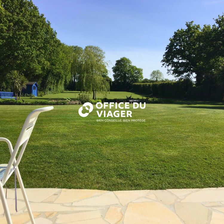 Maison - 7 pièces - 266 m²