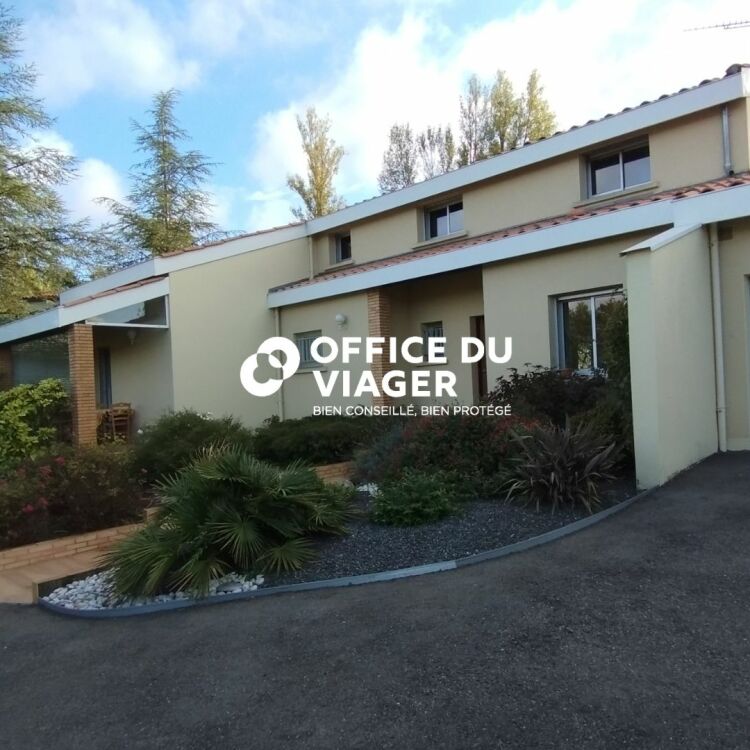 Maison - 6 pièces - 216,70 m²