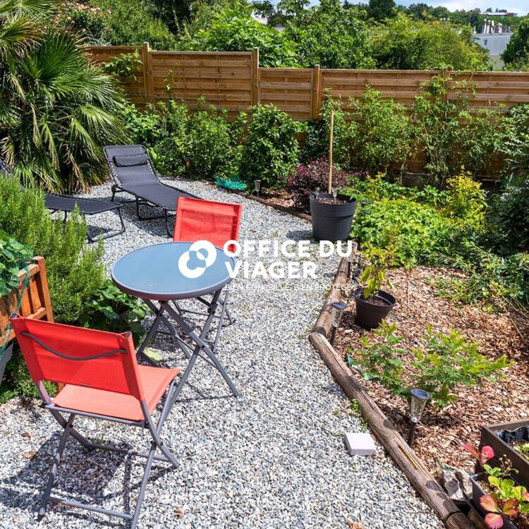 Maison - 8 pièces - 180 m²