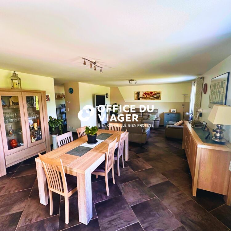 Maison - 7 pièces - 260 m²