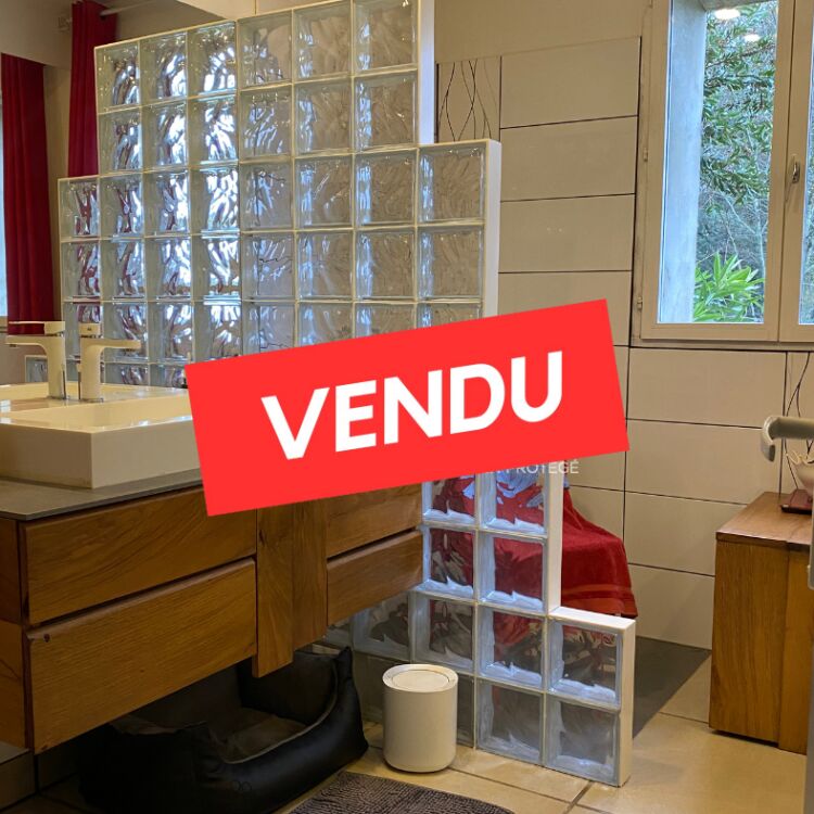 Maison - 7 pièces - 195 m²