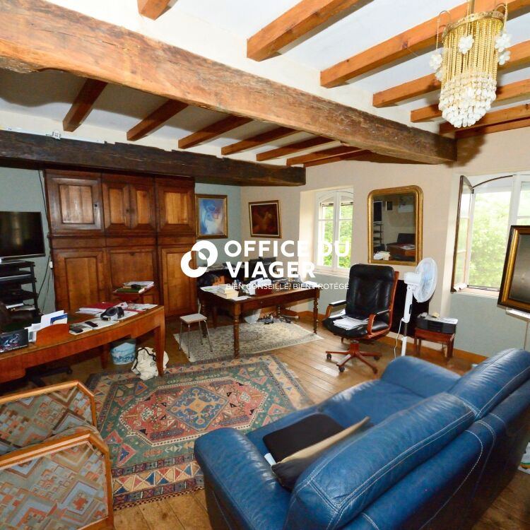 Maison - 6 pièces - 196,03 m²
