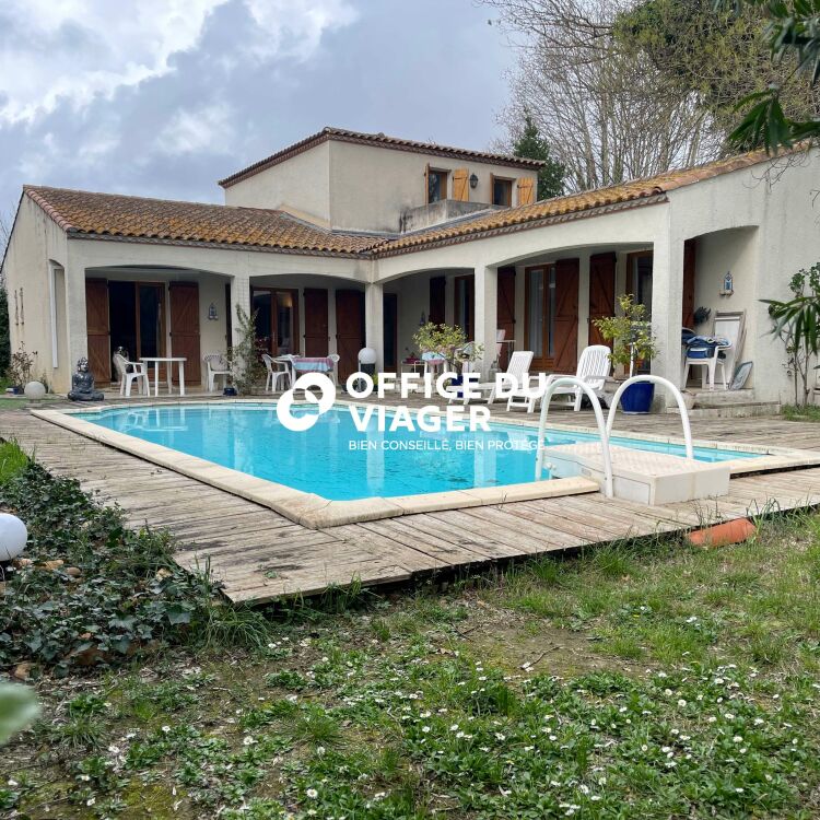 Maison - 5 pièces  - 140 m²