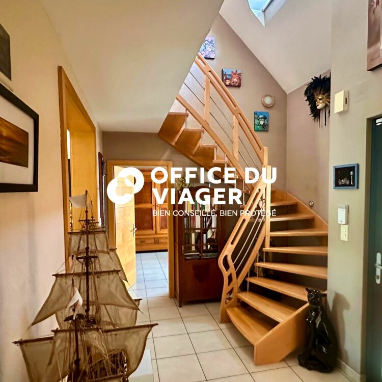 Maison - 7 pièces - 180 m²