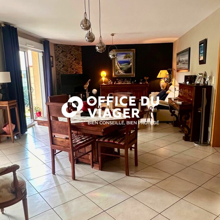Maison - 7 pièces - 180 m²