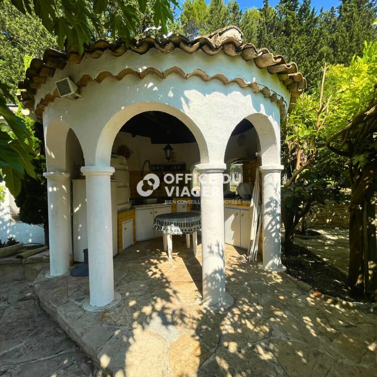 Maison - 6 pièces - 195 m²